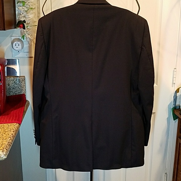 Jos. A. Bank Traveler's Collection - Picture 7 of 7