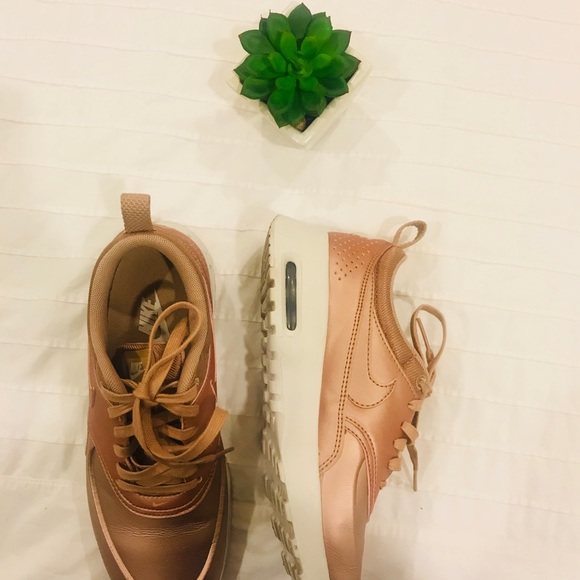 Air Max Thea in Rose Gold - Picture 3 of 7