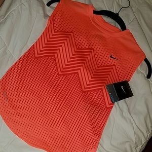 Size 6 Nike Tee Dri-Fit 2-Tone Zig-Zag Tire Print
