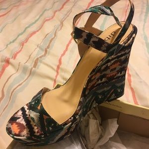Multicolored wedge heels
