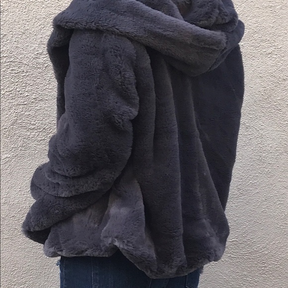 1 left!! Reduced! Plush Faux Fur Hooded Coat - Picture 7 of 8