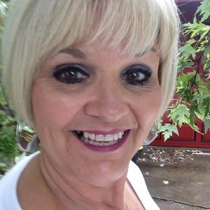 Meet your Posher, Lauralee