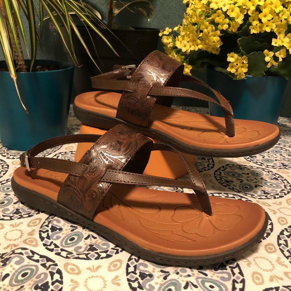 B.o.c. Extremely comfy sandals