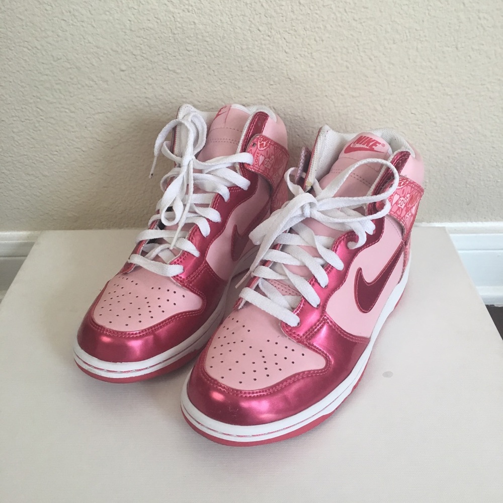 Nike Dunk High Valentine’s Day Size 6Y Eur 38.5