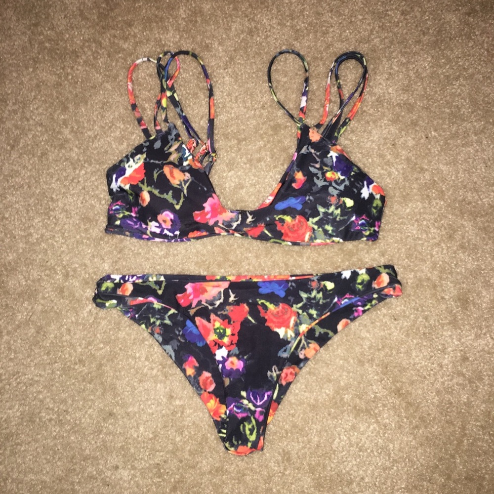 Floral bikini set