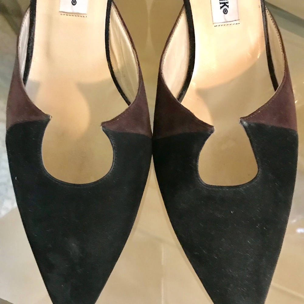 🔴💯MANOLO BLAHNIK CLASSIC SUEDE PUMPS - Picture 2 of 4