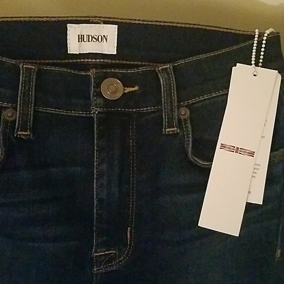 NWT Hudson High Rise Crop Jeans - Picture 4 of 5