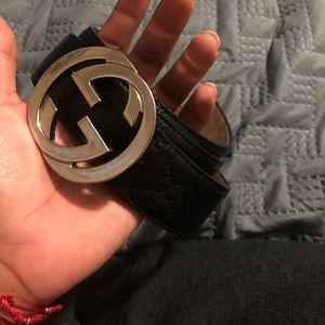Black Gucci belt