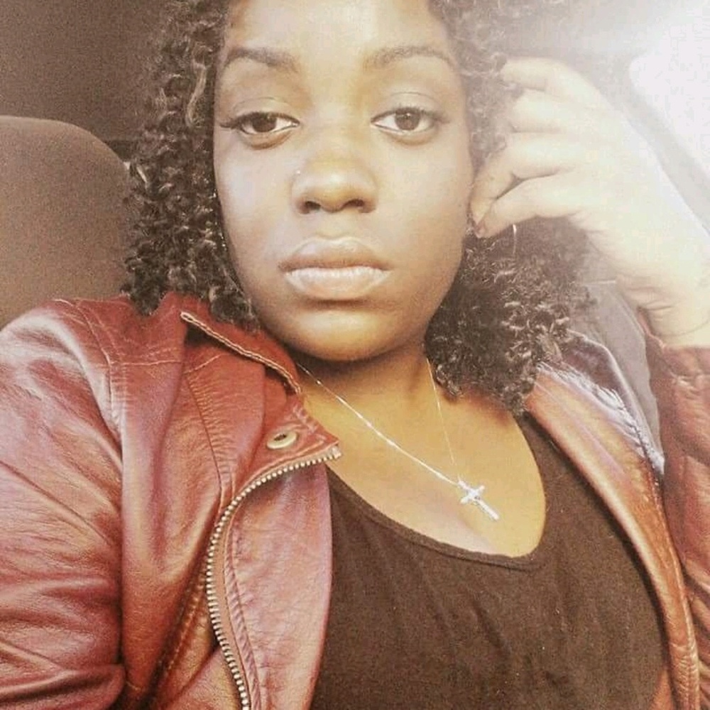 Meet your Posher, Ebony