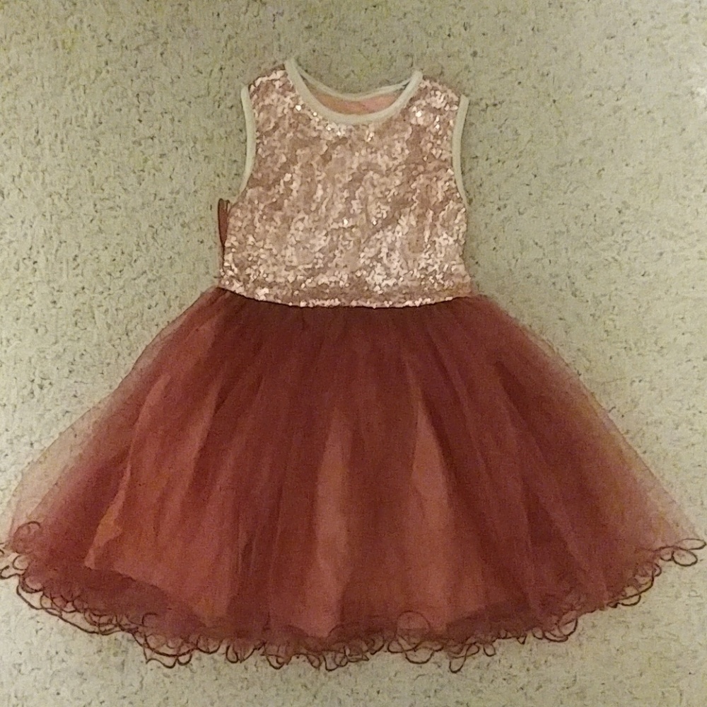 Size 5/6 beautiful sequins dress
