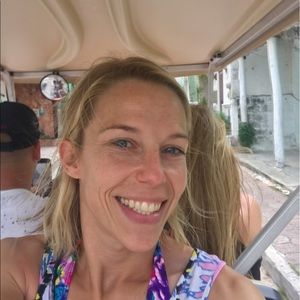 Meet your Posher, Caitlin