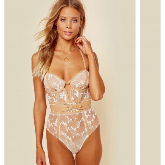 For Love And Lemons Other - Rosebud Embroidery Bodysuit