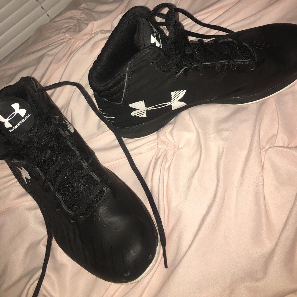 Black and white girls basketball shoes