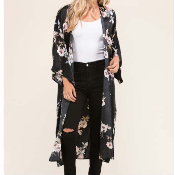 The Melanie Floral Cardigan - Picture 2 of 5
