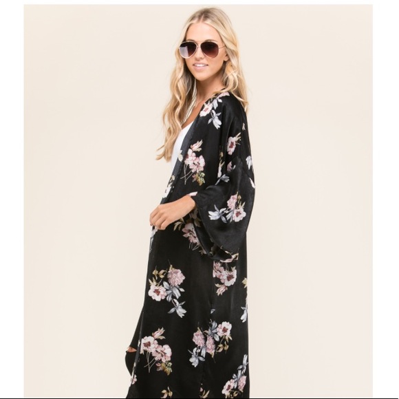 The Melanie Floral Cardigan - Picture 4 of 5