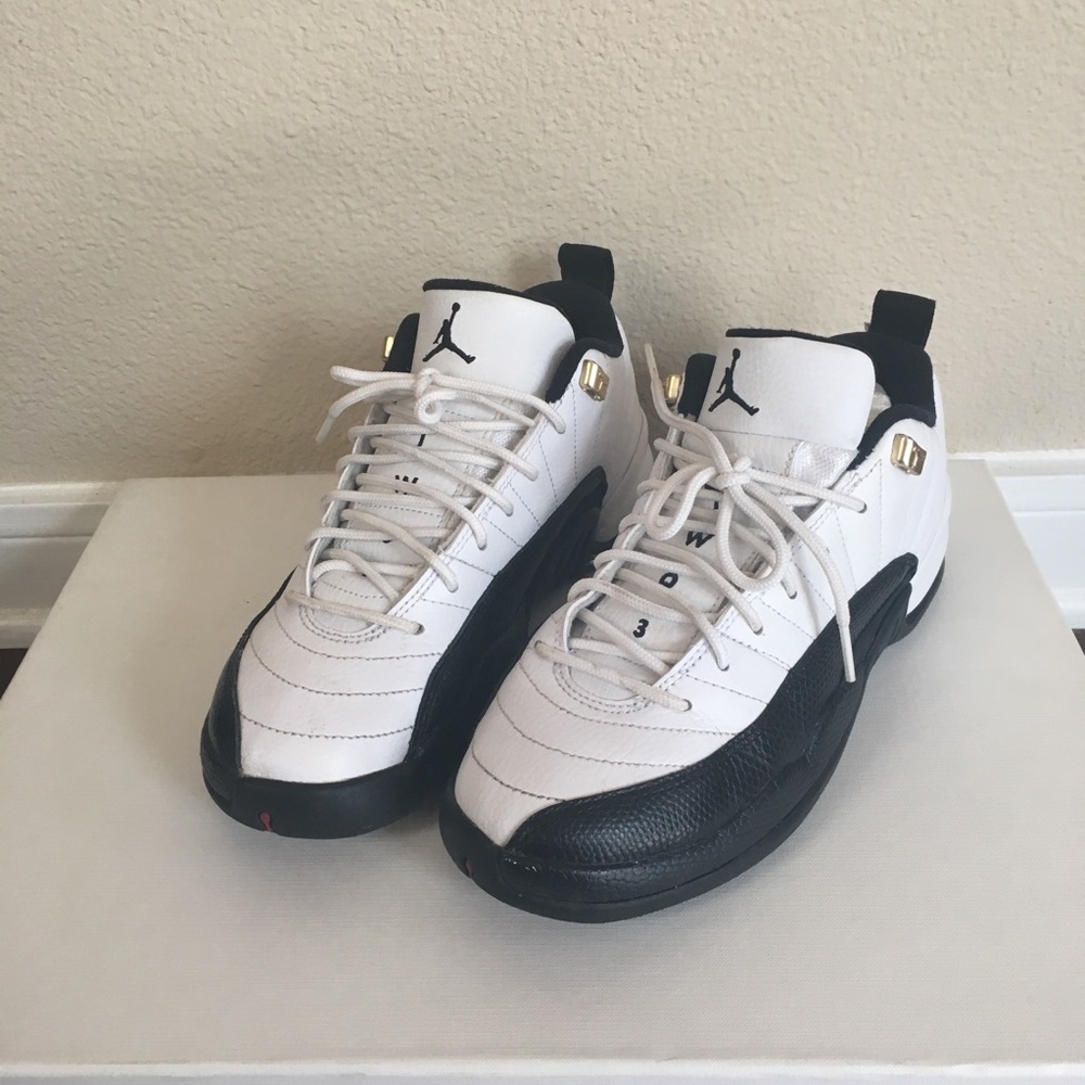 Air Jordan 12 retro low GS Size 5Y EUR37.5