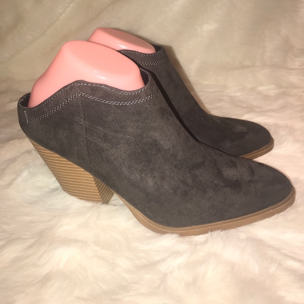 DV Faux Suede Gray Booties Women Sz 10 New
