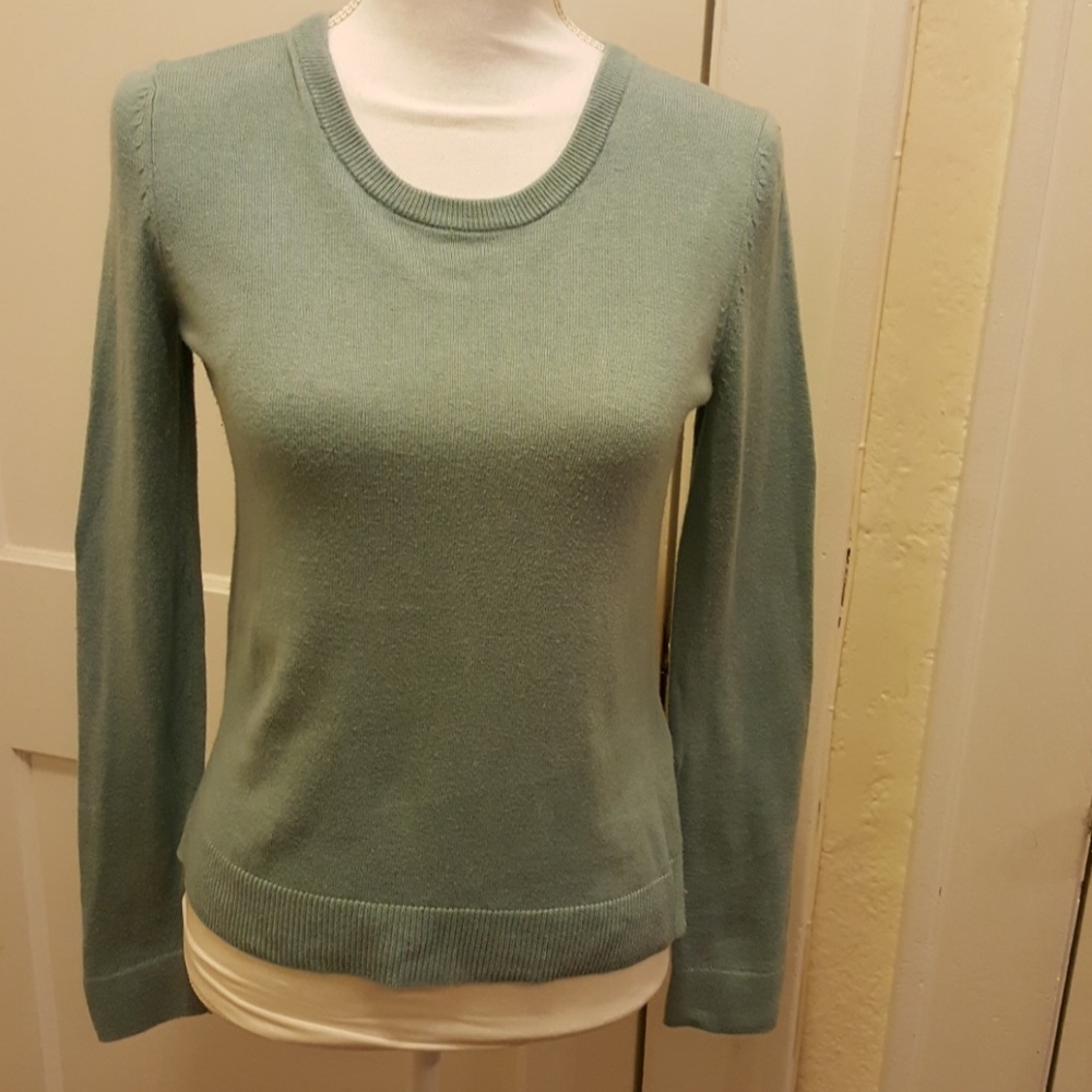 FINAL SALE!!Banana Republic  LS sweater. Sz Xs.