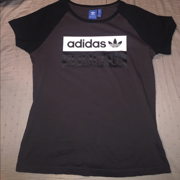 Adidas black and grey t shirt - Picture 1 of 1