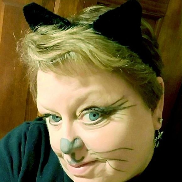 Meet your Posher, Teah - Picture 1 of 1