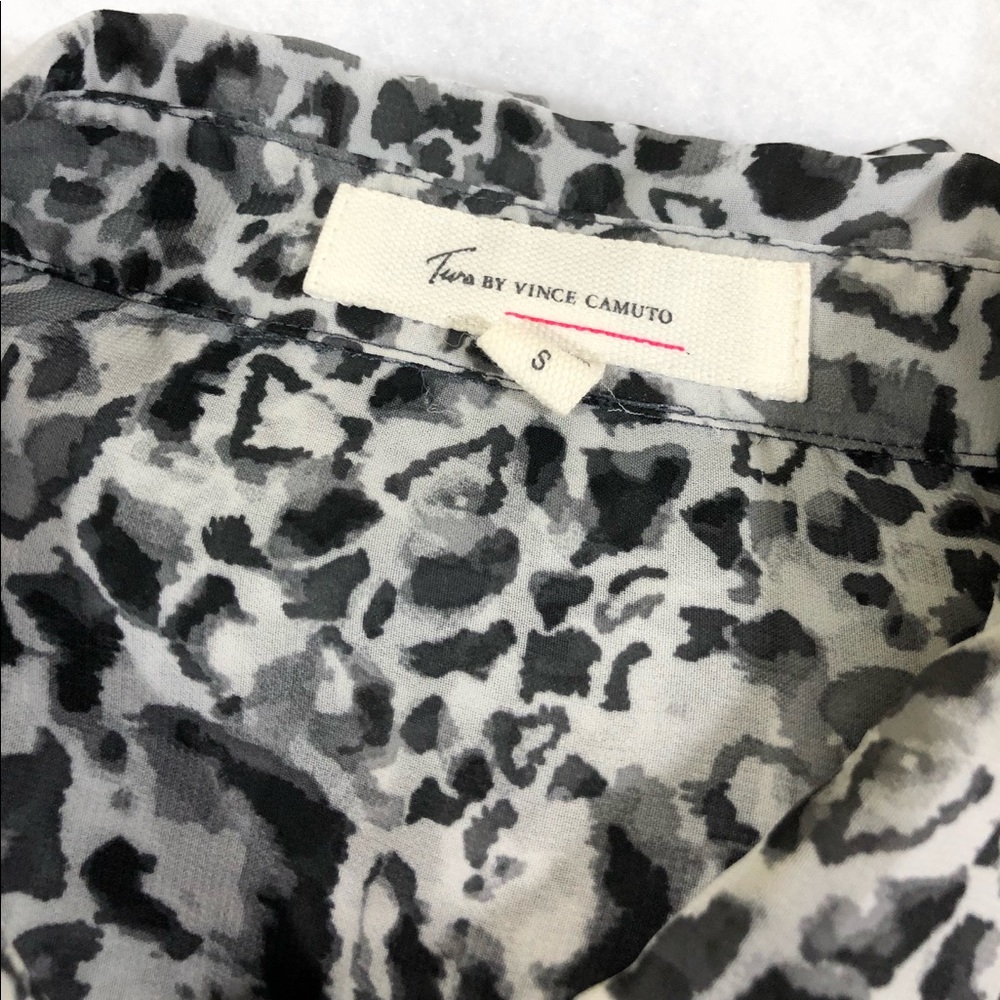 Vince Camuto button down blouse - Picture 2 of 6