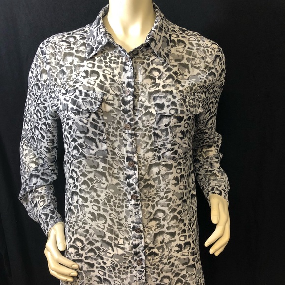 Vince Camuto Tops - Vince Camuto button down blouse