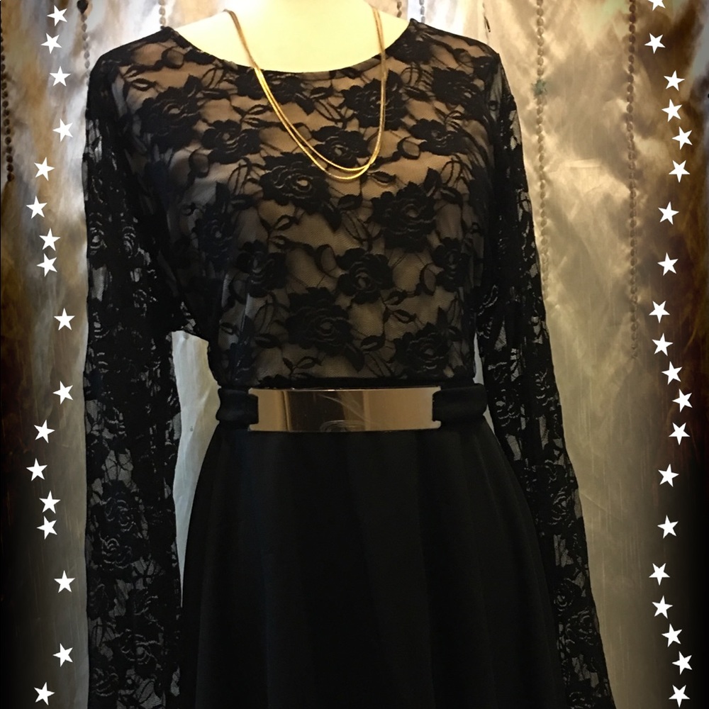 Exquisite, unique formal wear 🦋 from Venus.