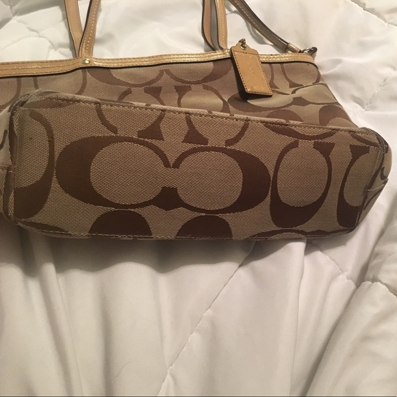 Coach purse - Picture 2 of 8