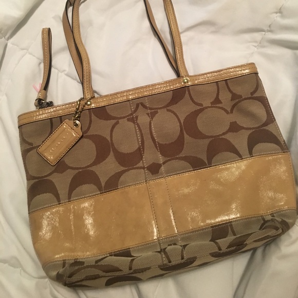 Coach purse - Picture 3 of 8