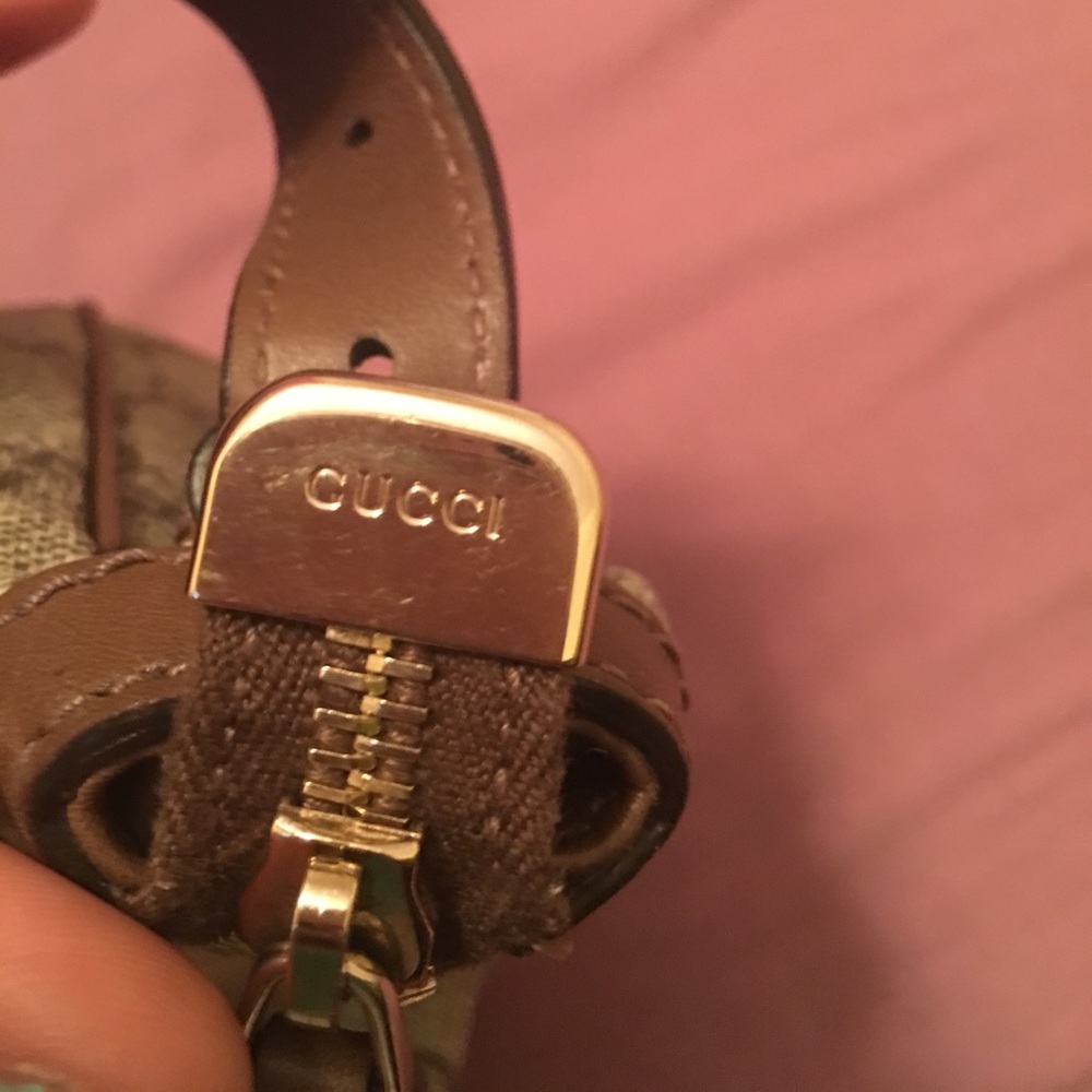Gucci Shoulder Bag - Picture 3 of 8