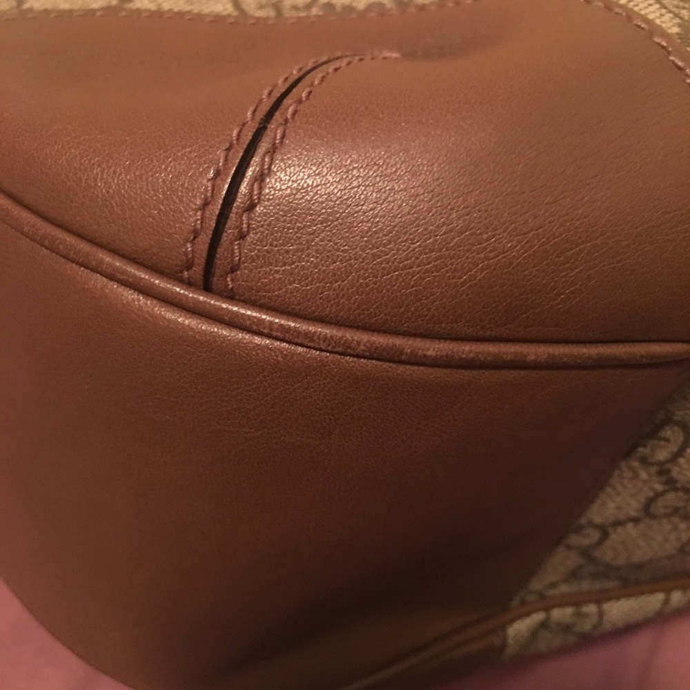 Gucci Shoulder Bag - Picture 7 of 8