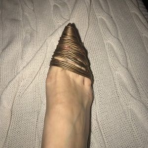 Report signature gold heels shoes 6.5 pointy