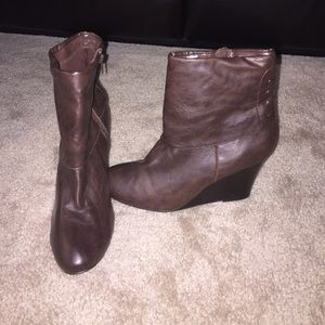Brown low boots