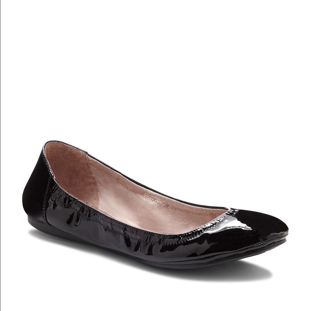 NWOB Vince Camuto Ellen Black Patent Leather Flats