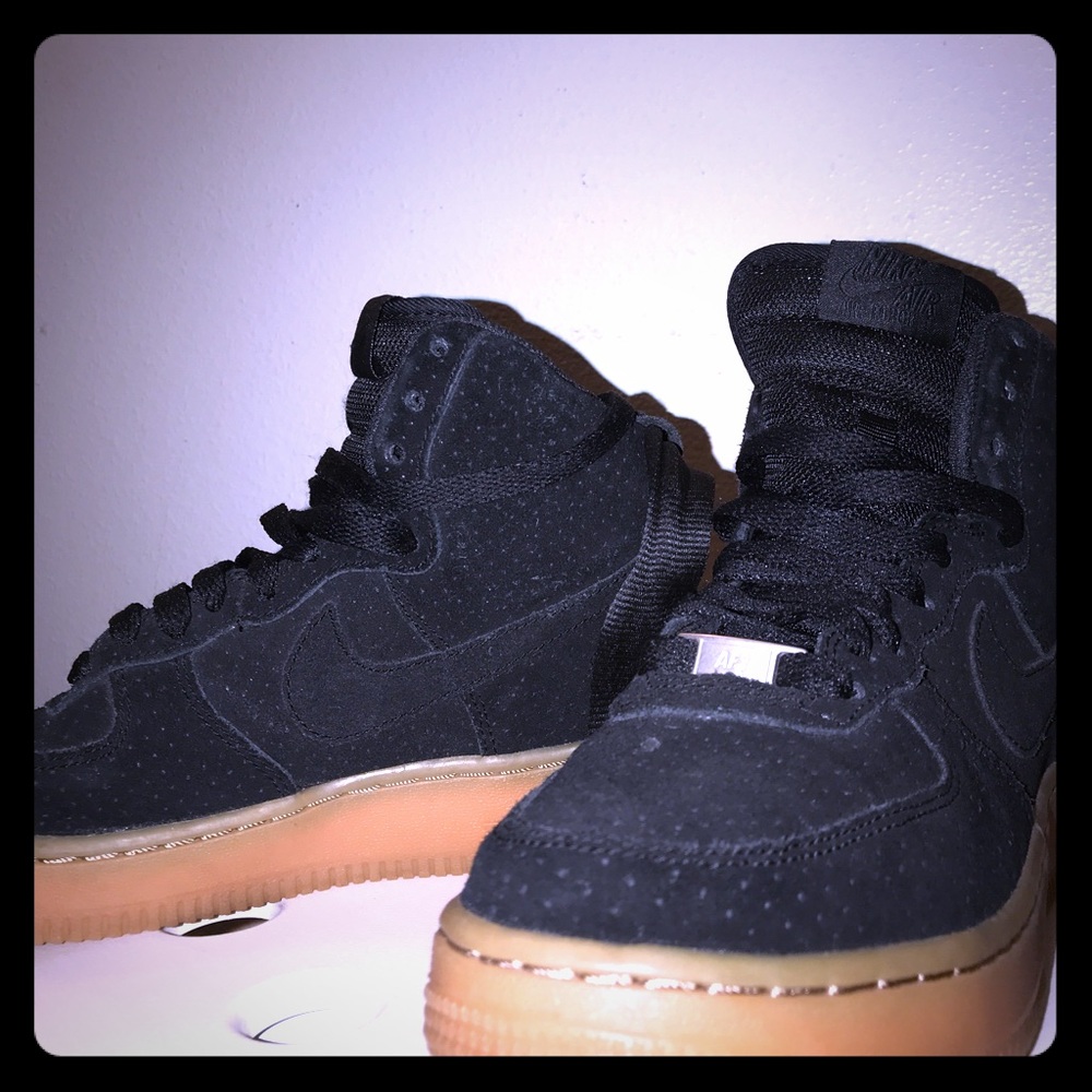 WMNS AIR FORCE 1 HI SUEDE