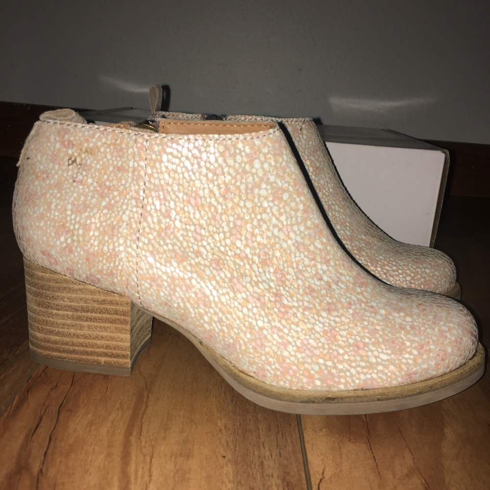 Urban Outfitters Cooperative Booties - Picture 2 of 7