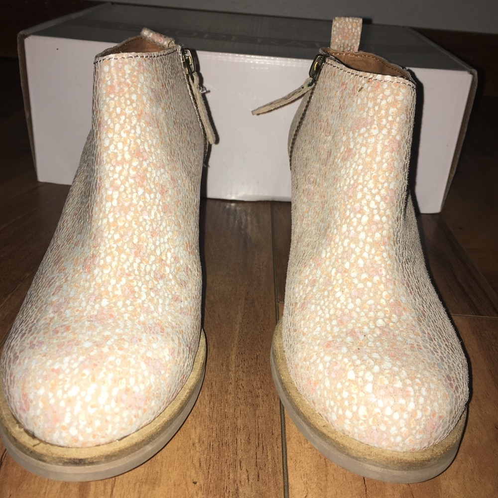 Urban Outfitters Cooperative Booties - Picture 3 of 7