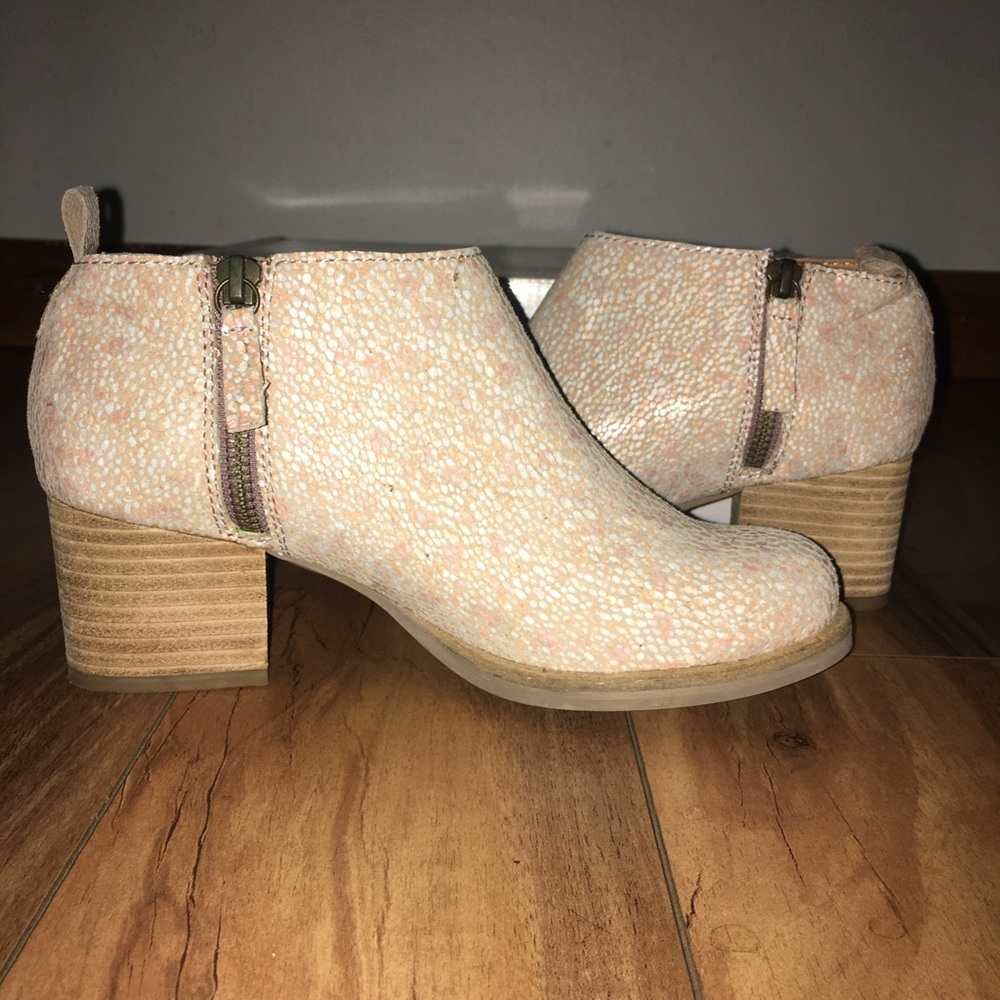 Urban Outfitters Cooperative Booties - Picture 4 of 7