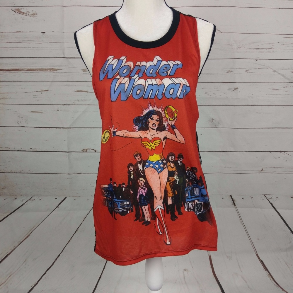 NWT Wonder Woman DC Comics Lace Back Tank Top 86Y1