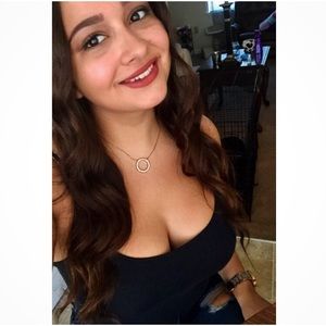 Meet your Posher, Valerie