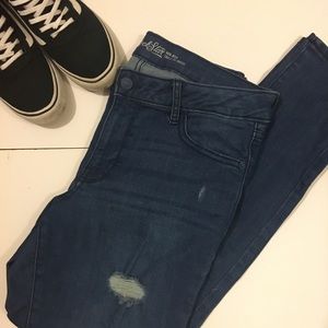 Distressed Blue Jeans 👖