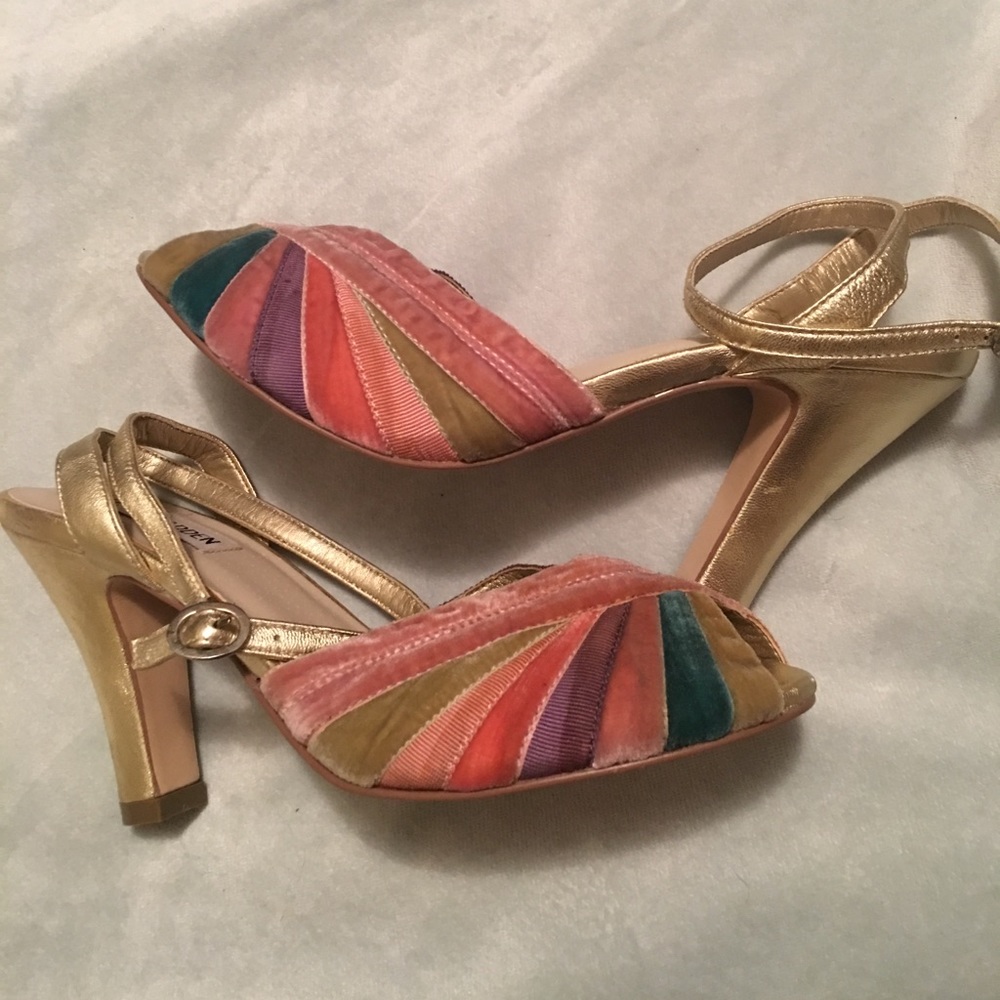 Steve Madden Velvet Ribbon Pumps