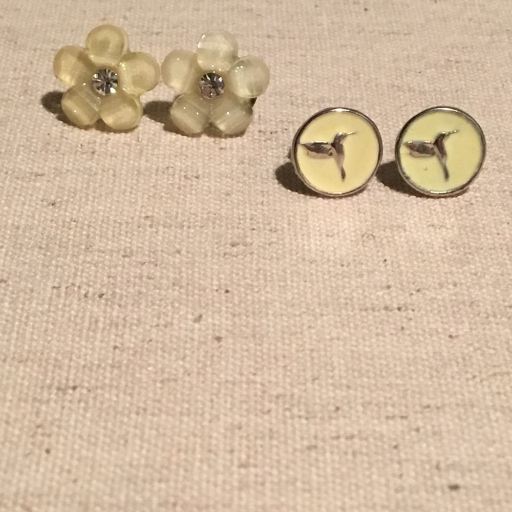 Humming Bird + Daisy Earrings
