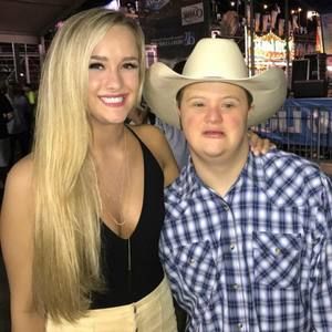 Meet your Posher, Casey