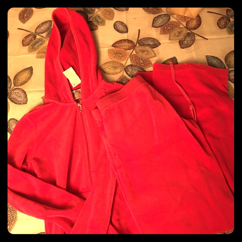 Girls Red Velvet track suit