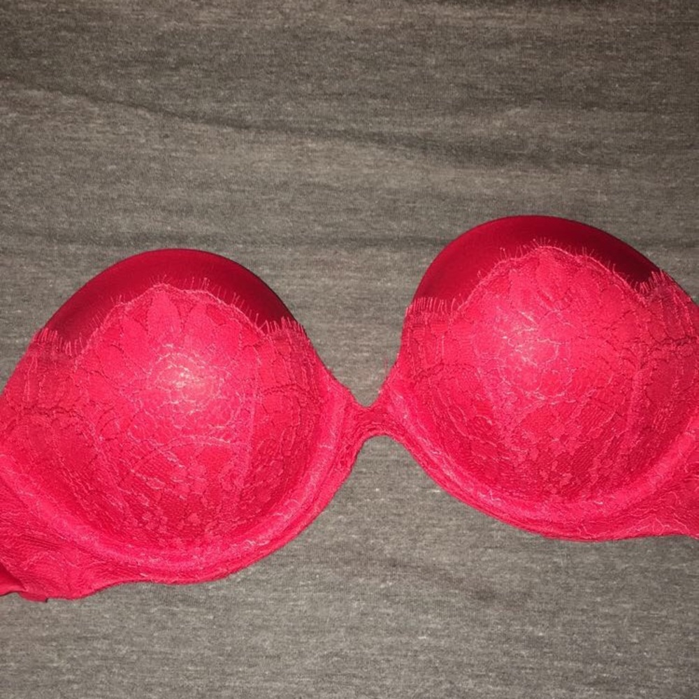 Very sexy push-up strapless bra