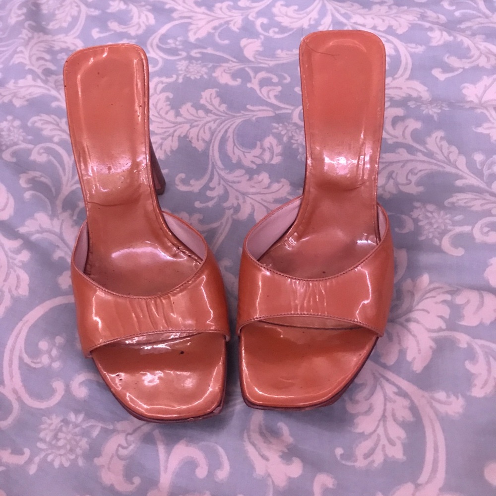 Brown sandals size 5