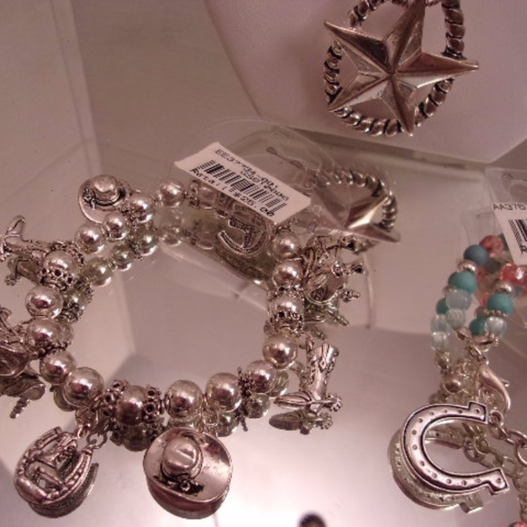 NWT TAMINA BY STELLA COWBOY/TEXAS NECKLACE ETC - Picture 3 of 8