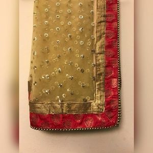 Ethnic scarf / chunni