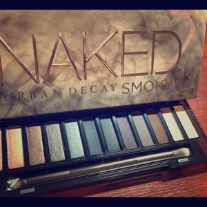 SOLD NEW Urban Decay SMOKY Palette (NWOT)